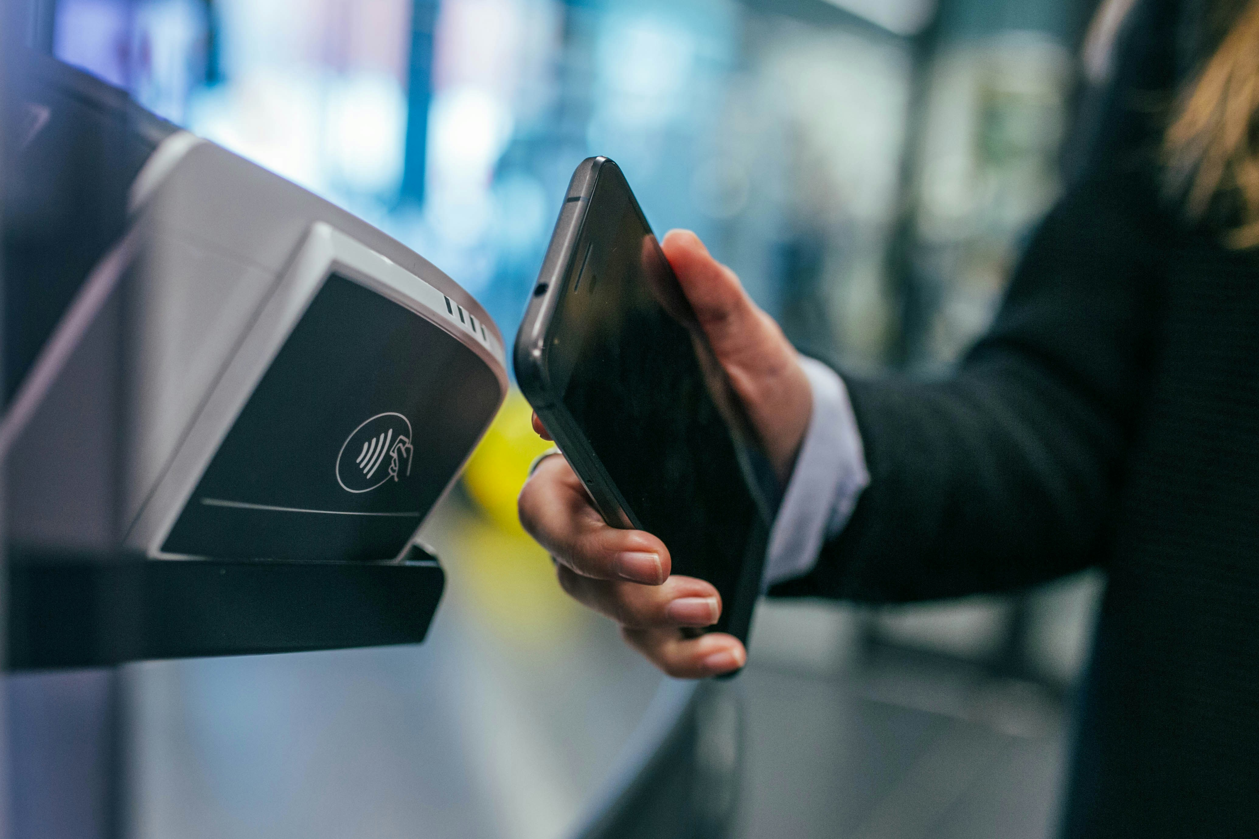 Pago contactless con teléfono móvil